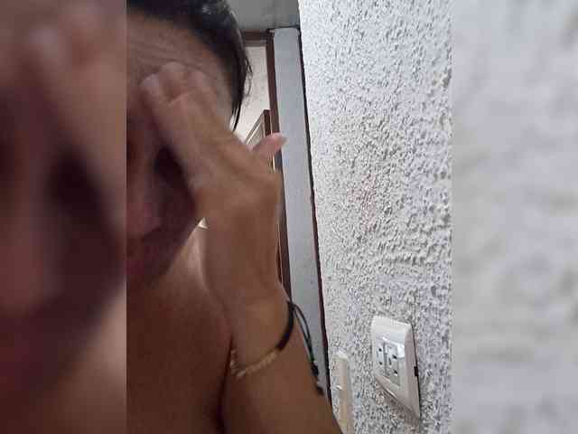 nadiaSamiri webcam