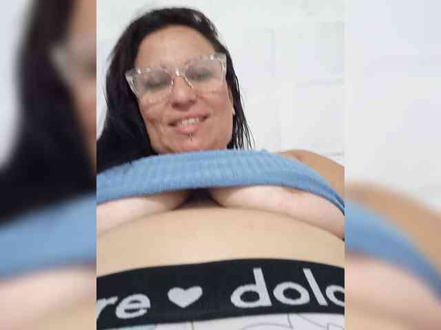 nadiaSamiri webcam