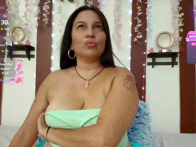 nadiaSamiri webcam