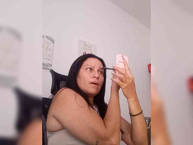 nadiaSamiri webcam