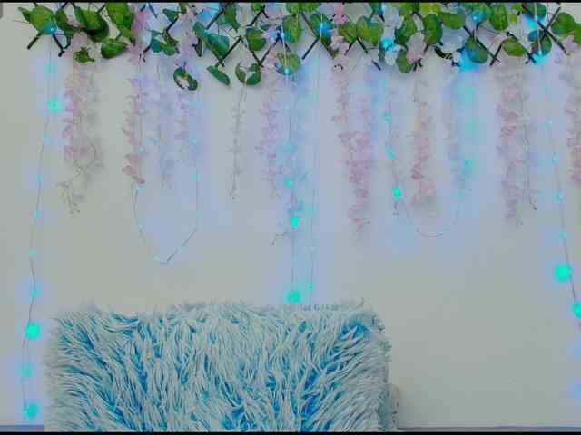 nadiaSamiri webcam