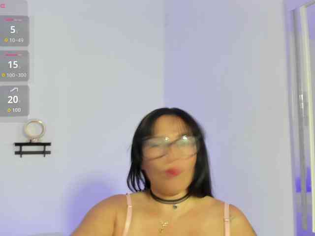 nadiaSamiri webcam
