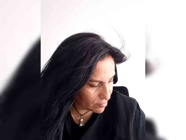 nadiaSamiri webcam