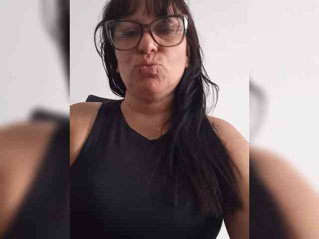 nadiaSamiri webcam