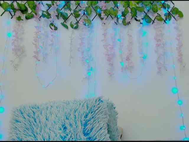 nadiaSamiri webcam