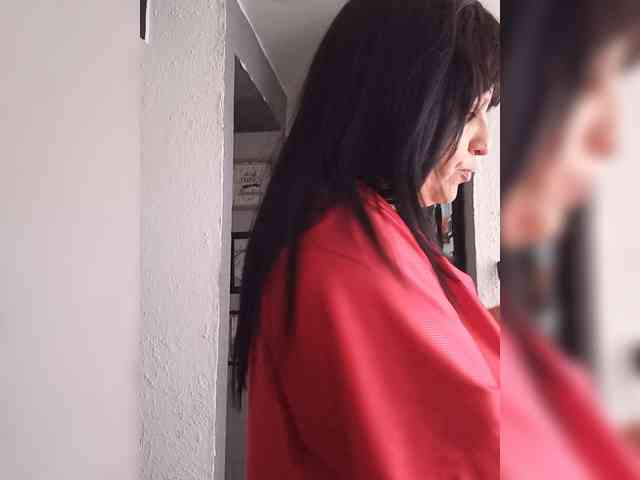 nadiaSamiri webcam