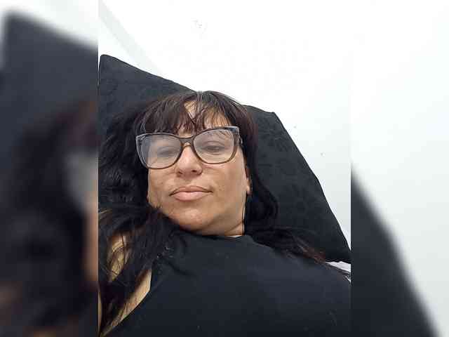 nadiaSamiri webcam