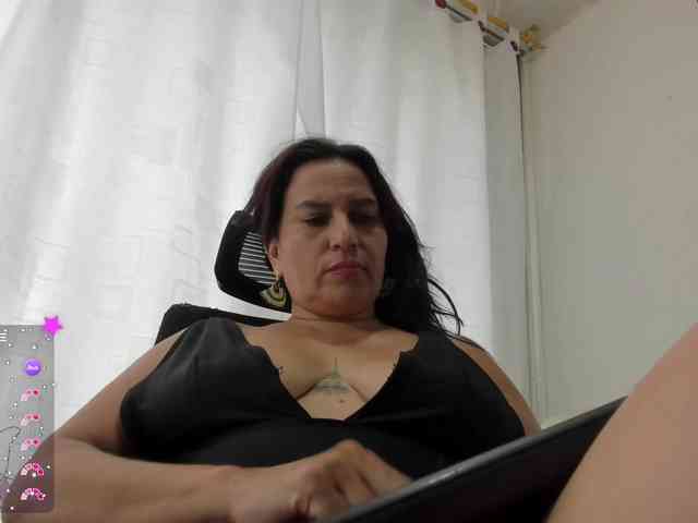 nadiaSamiri webcam