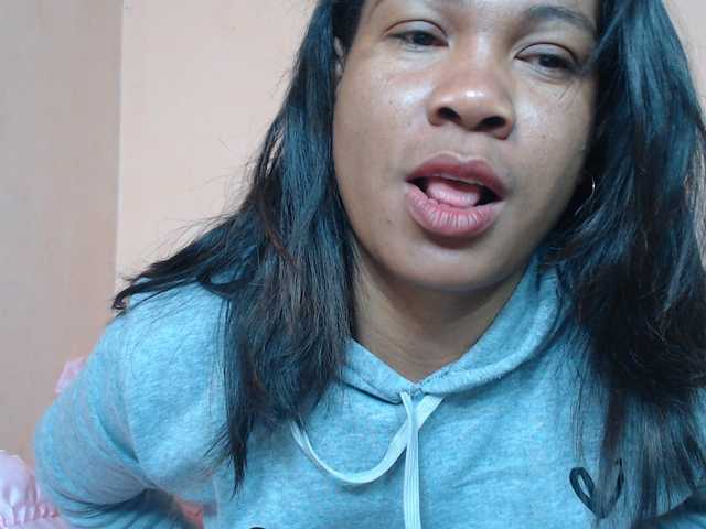 Rsylvie live cam on BongaCams
