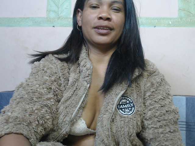 Rsylvie live cam on BongaCams