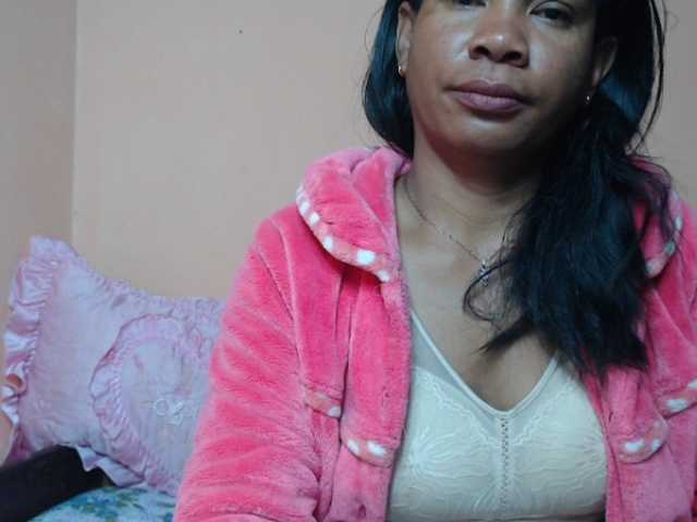 Rsylvie live cam on BongaCams