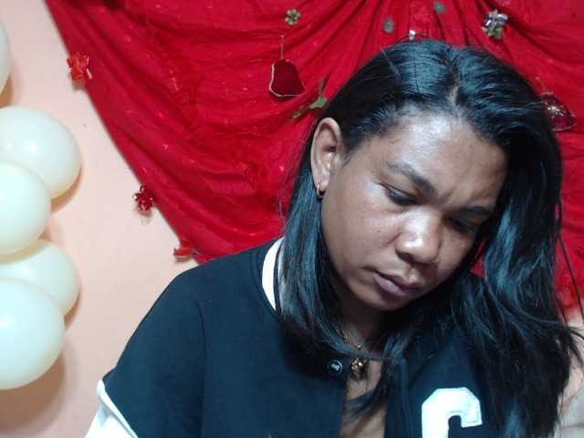 Rsylvie live cam on BongaCams