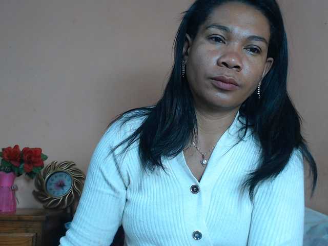 Rsylvie live cam on BongaCams