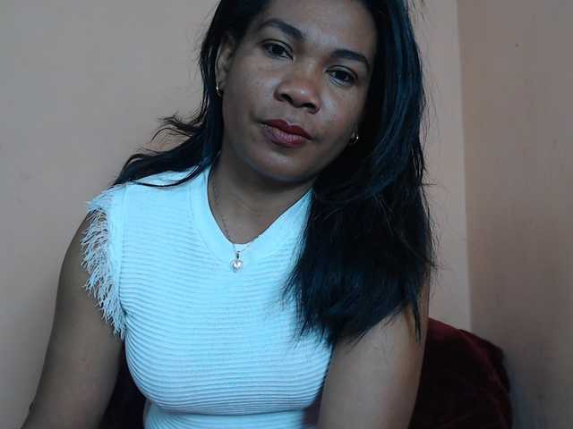 Rsylvie live cam on BongaCams