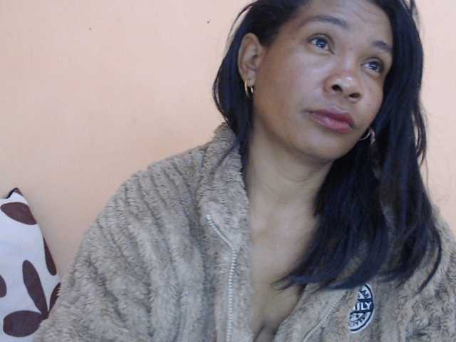 Rsylvie live cam on BongaCams