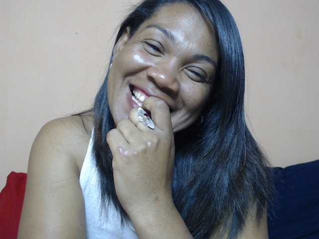 Rsylvie live cam on BongaCams