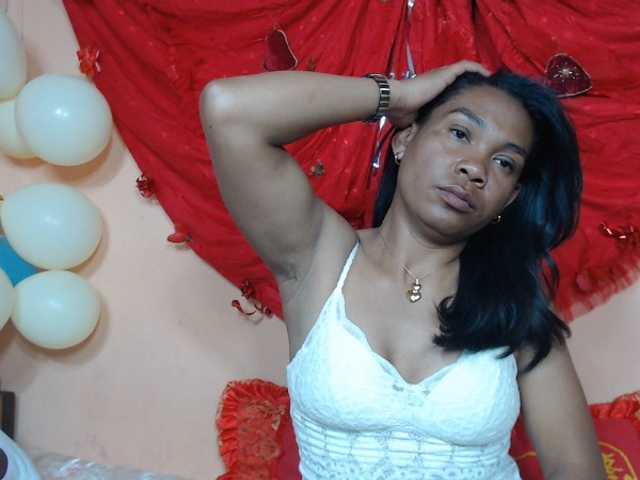 Rsylvie live cam on BongaCams