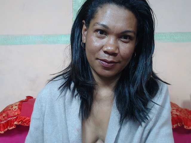 Rsylvie's BongaCams show and profile