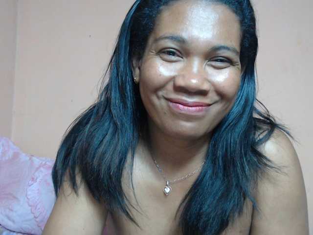 Rsylvie live cam on BongaCams