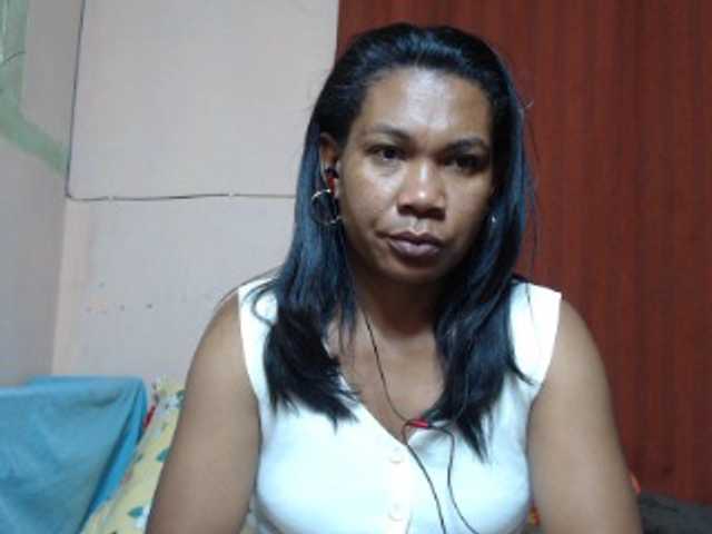 Rsylvie live cam on BongaCams