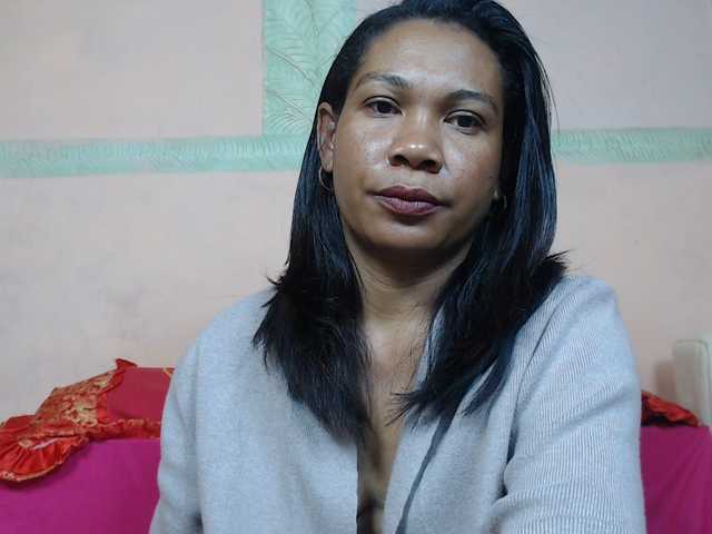 Rsylvie's BongaCams show and profile