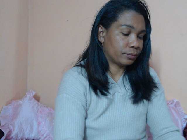 Rsylvie live cam on BongaCams