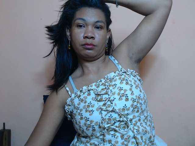 Rsylvie live cam on BongaCams