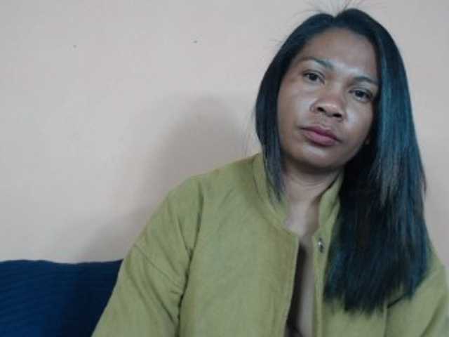 Rsylvie live cam on BongaCams