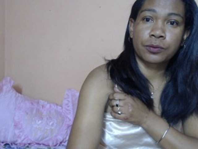 Rsylvie live cam on BongaCams