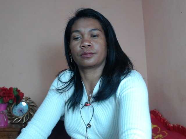 Rsylvie live cam on BongaCams