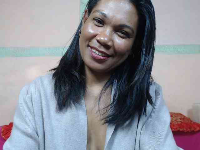 Rsylvie Live Webcam on BongaCams