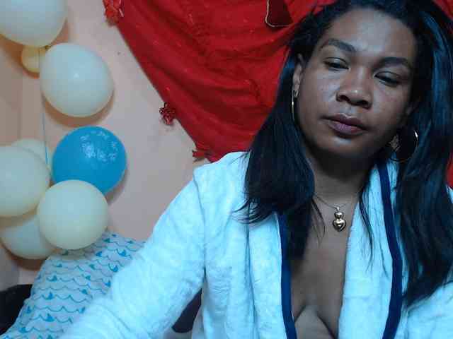 Rsylvie's cam show statistics and live stream