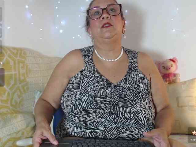 Modella: birdydavis69