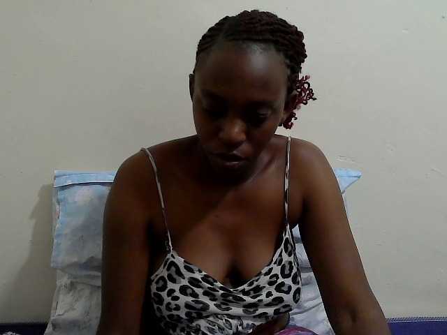 le modèle Anitah1 est en webcam porno dans un show sur le site bongacams, il possède les tags suivants: Ebony,Brunette,Shaved