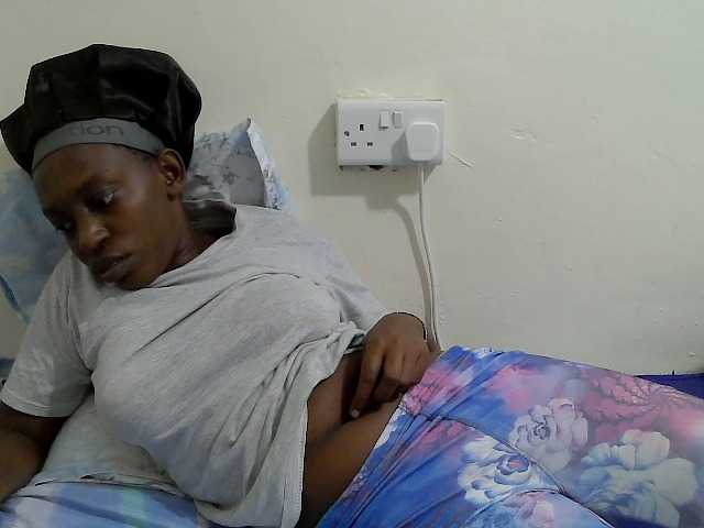 le modèle Anitah1 est en webcam porno dans un show sur le site bongacams, il possède les tags suivants: Ebony,Brunette,Shaved