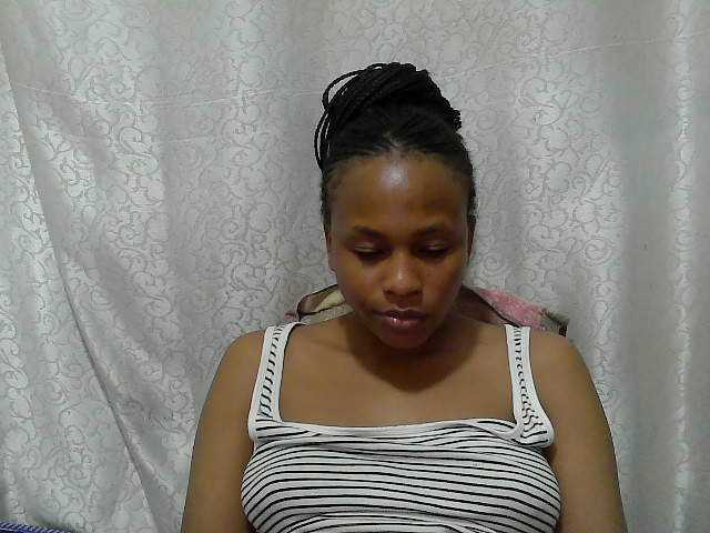 Caroldoly live cam on BongaCams