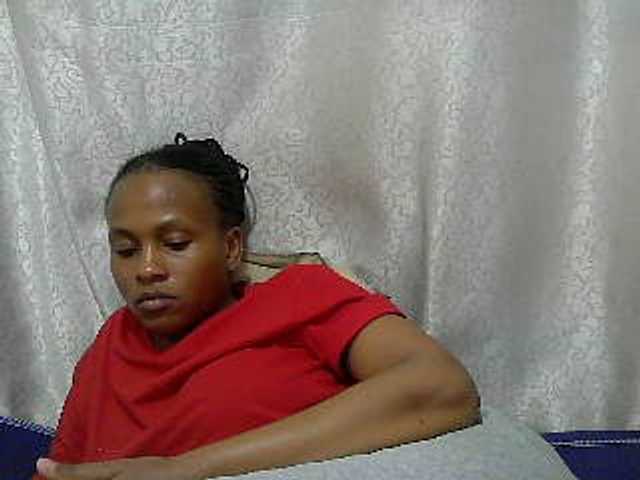 Caroldoly live cam on BongaCams