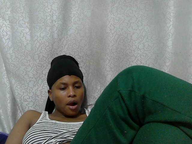 Caroldoly live cam on BongaCams