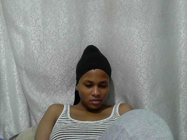 Caroldoly live cam on BongaCams
