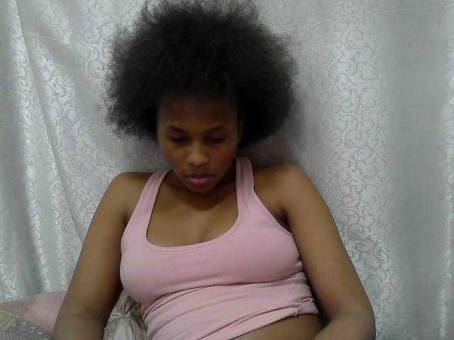 Caroldoly live cam on BongaCams