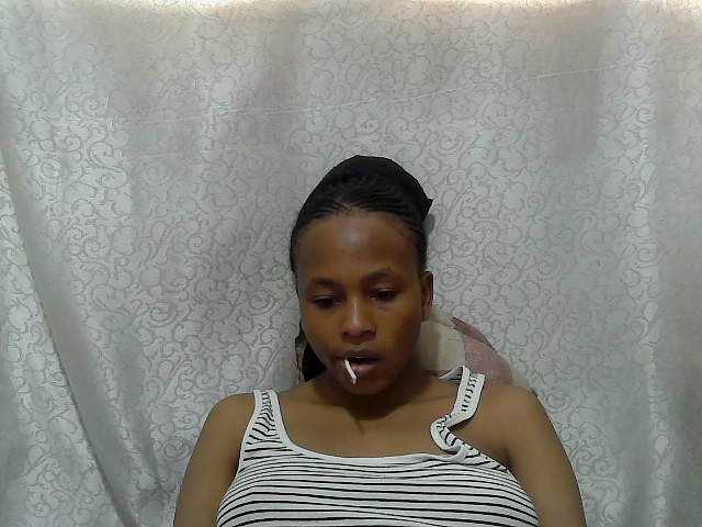 Caroldoly live cam on BongaCams