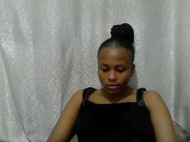 Caroldoly live cam on BongaCams