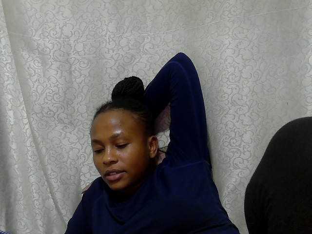 Caroldoly live cam on BongaCams