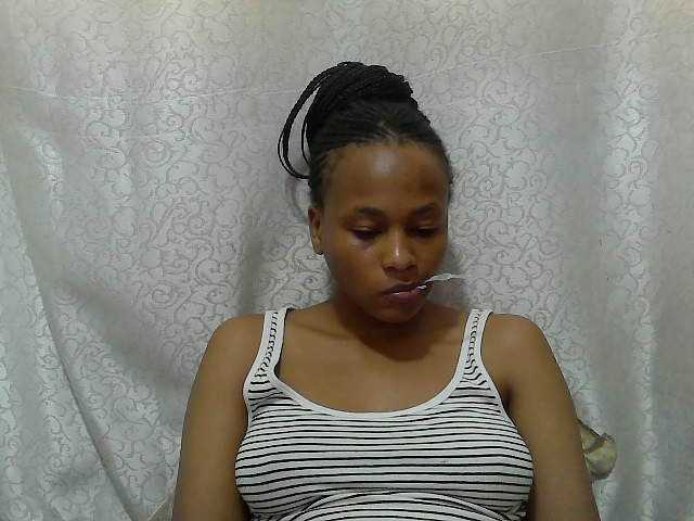 Caroldoly live cam on BongaCams