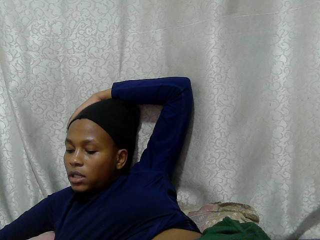 Caroldoly live cam on BongaCams