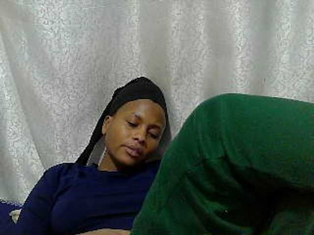 Caroldoly live cam on BongaCams