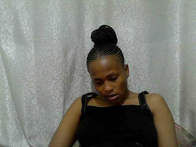 Caroldoly live cam on BongaCams