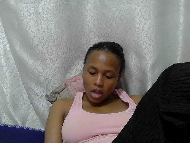 Caroldoly live cam on BongaCams