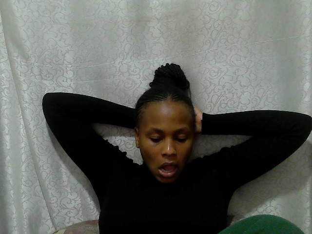 Caroldoly live cam on BongaCams