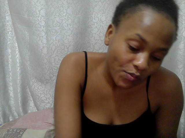 Caroldoly live cam on BongaCams